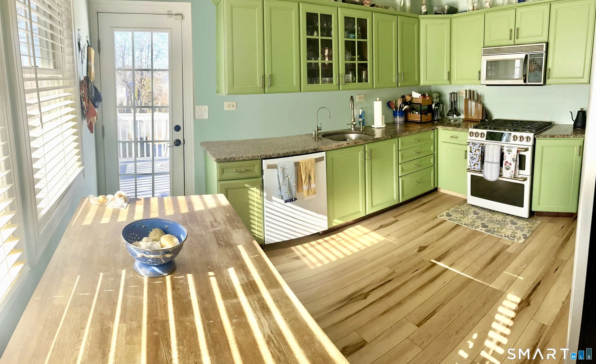 416 Lighthouse Road, New Haven, CT