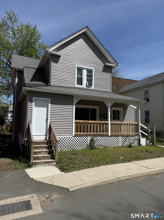 8 Thompson Court