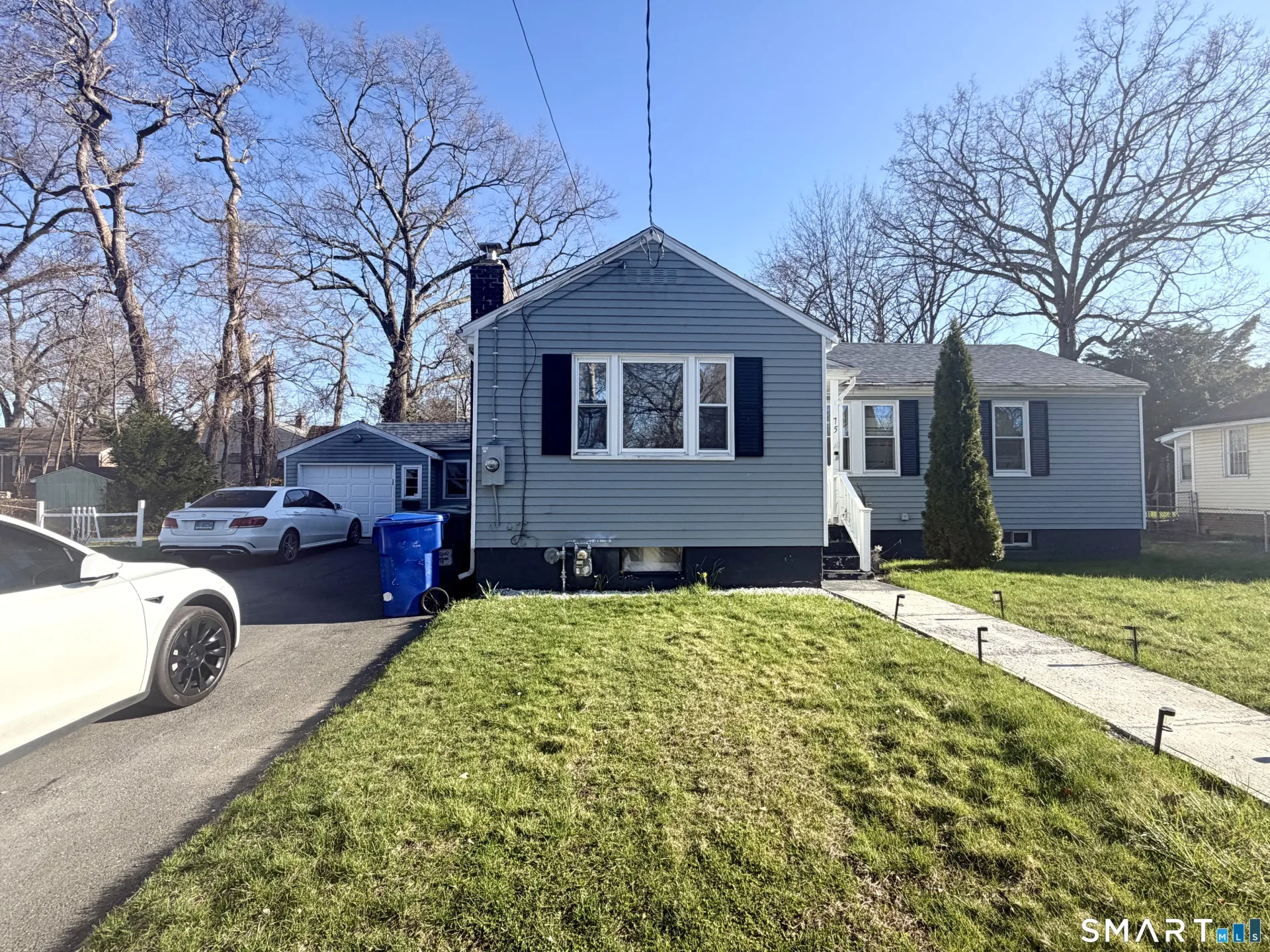 75 Elizabeth Avenue, Bloomfield, CT