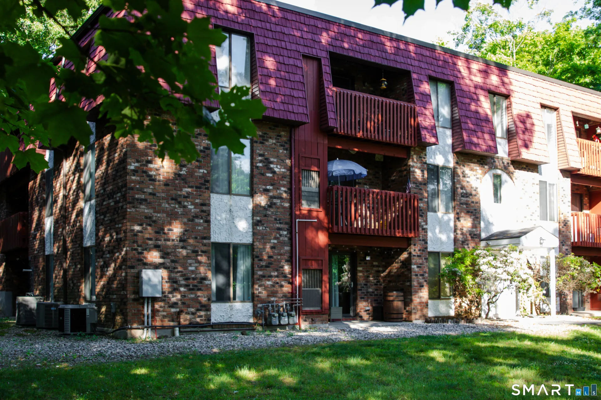 10 Woodsedge Drive #1A, Newington, CT