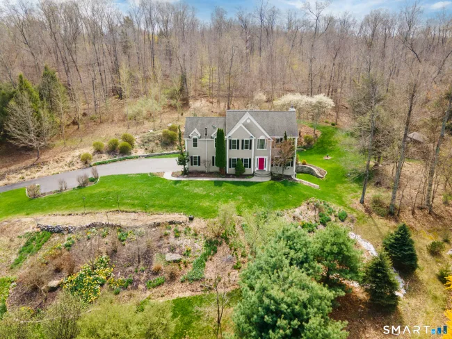 83 Valley Stream Lane