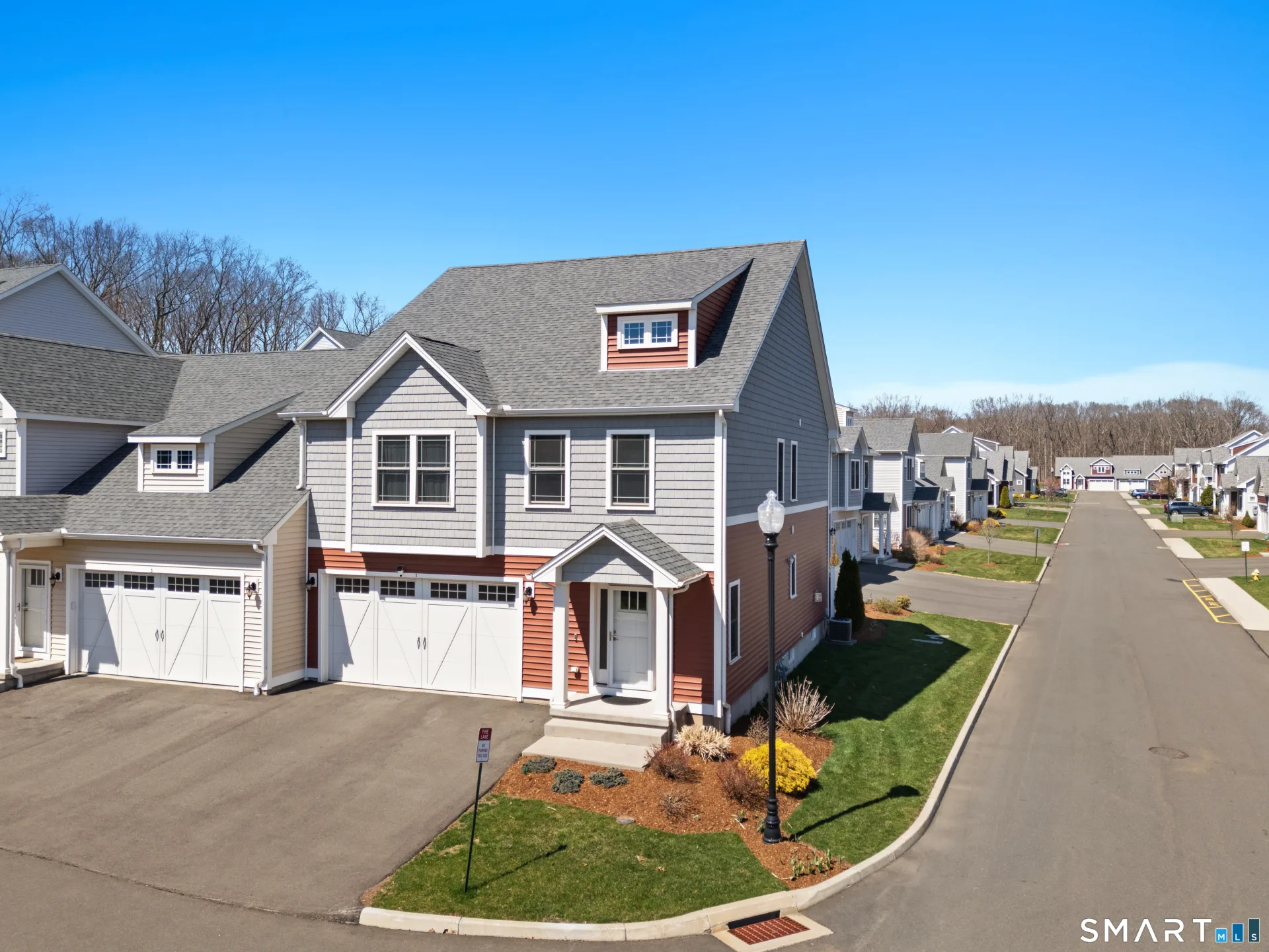 1 Newbury Court #1, North Haven, CT