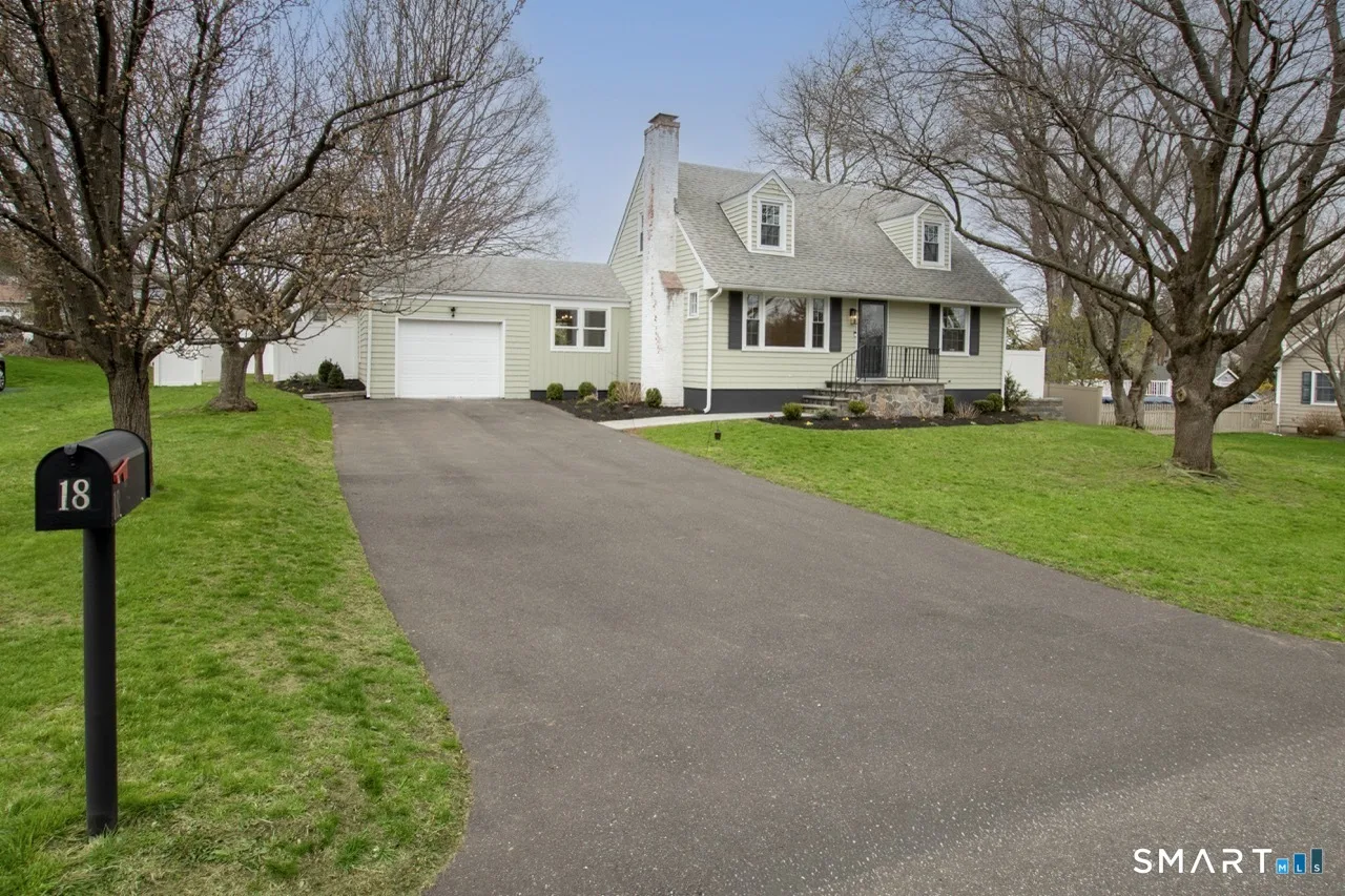 18 Maple Street, Trumbull, CT