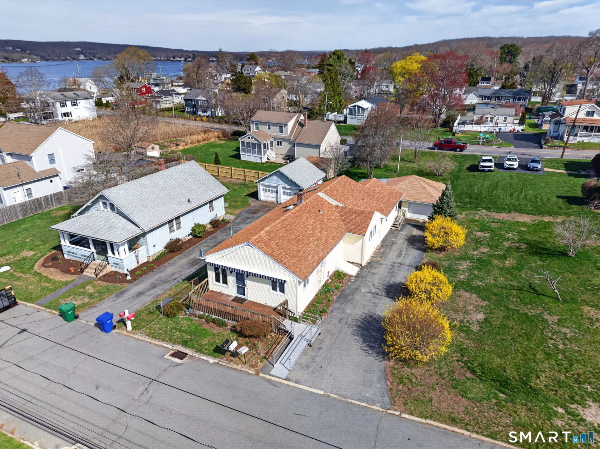 14 Second Avenue, Waterford, CT