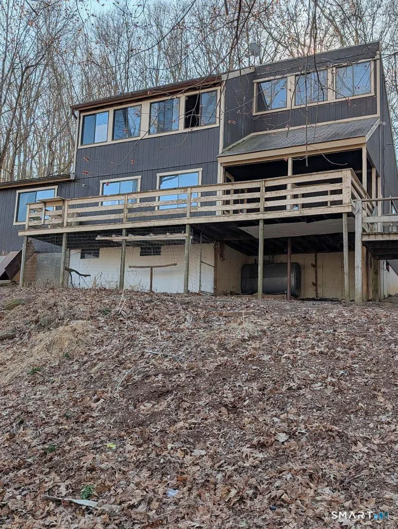 24 Chestnut Hill Road, Newtown, CT