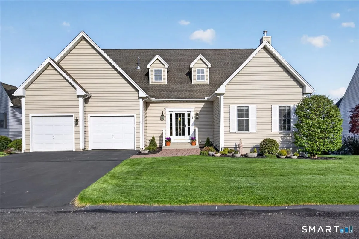 9 Balsam Ridge Circle #9, Wallingford, CT