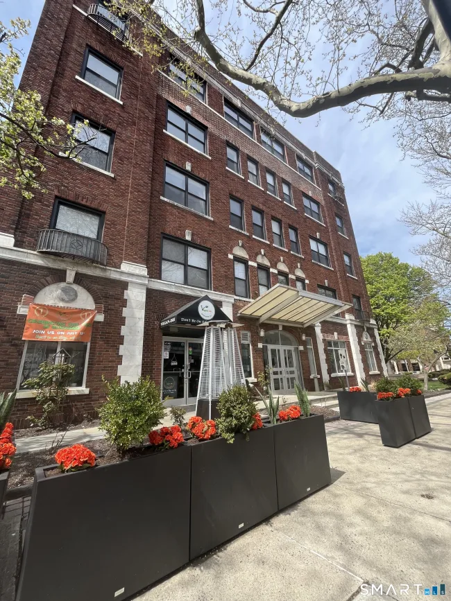881 Lafayette Boulevard #1A