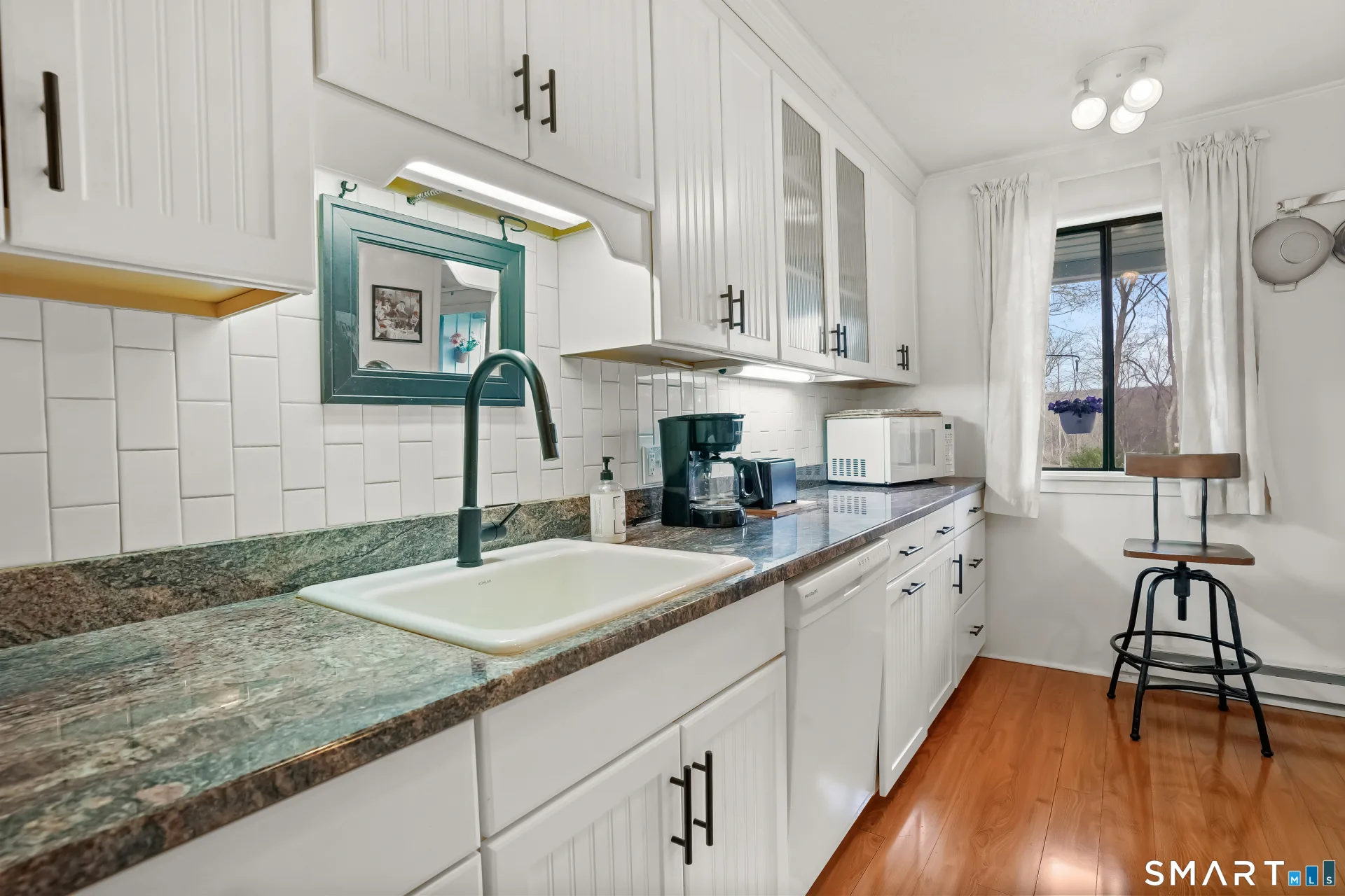 291 Heritage Village #B, Southbury, CT