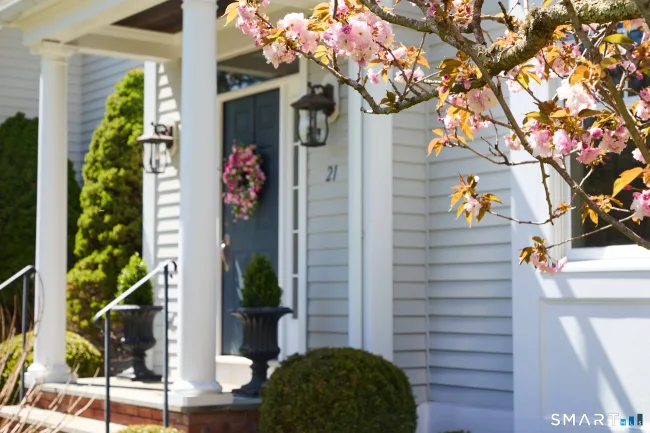 21 Dover Road, Westport, CT