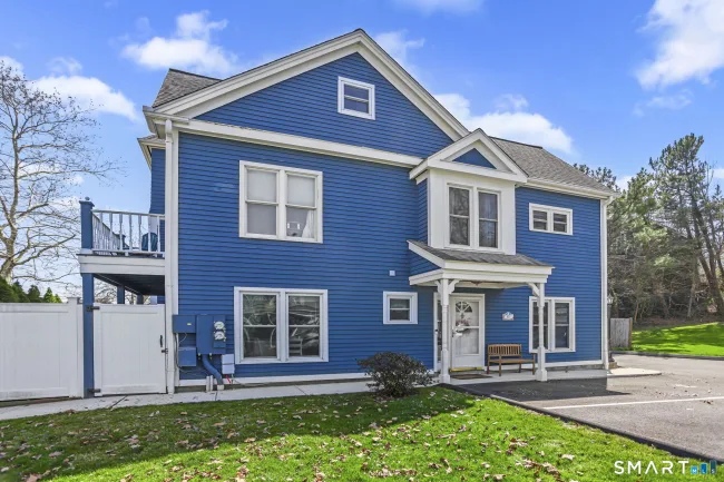 4 Seabreeze Avenue #B