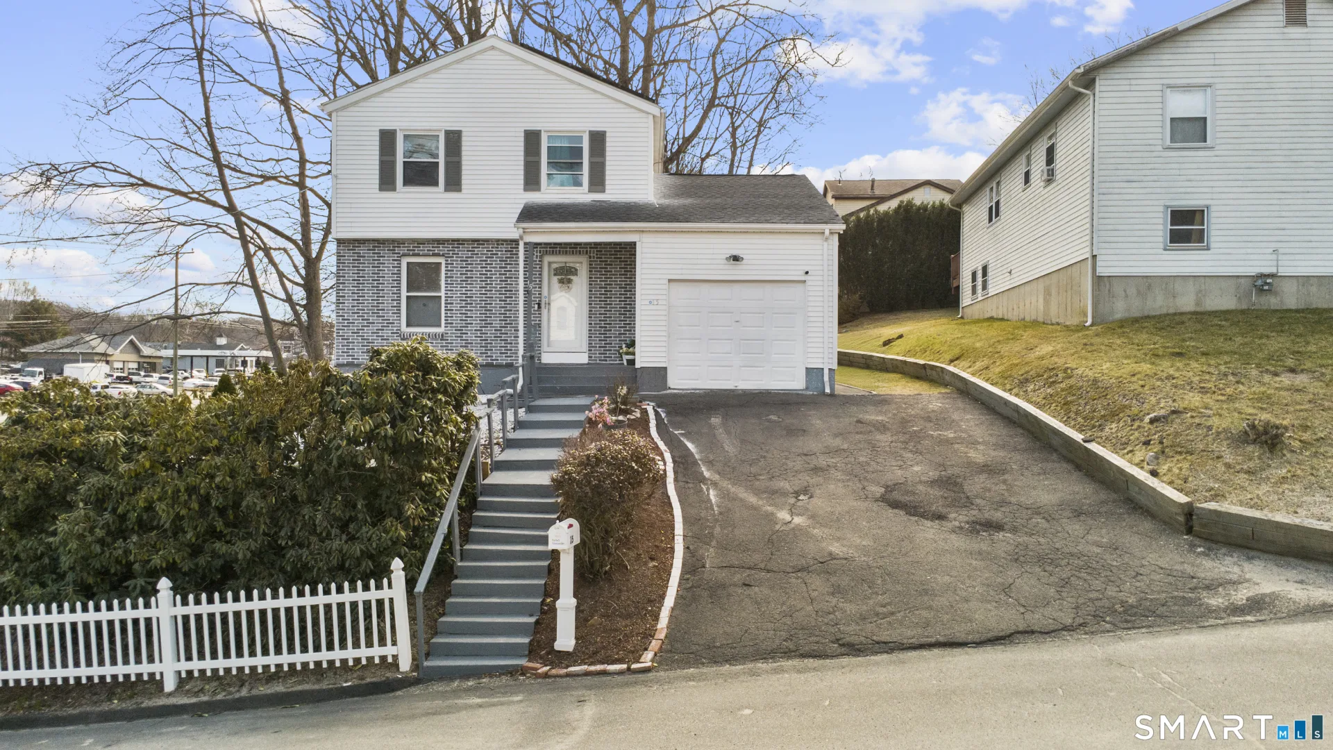15 Kenneth Circle, Waterbury, CT