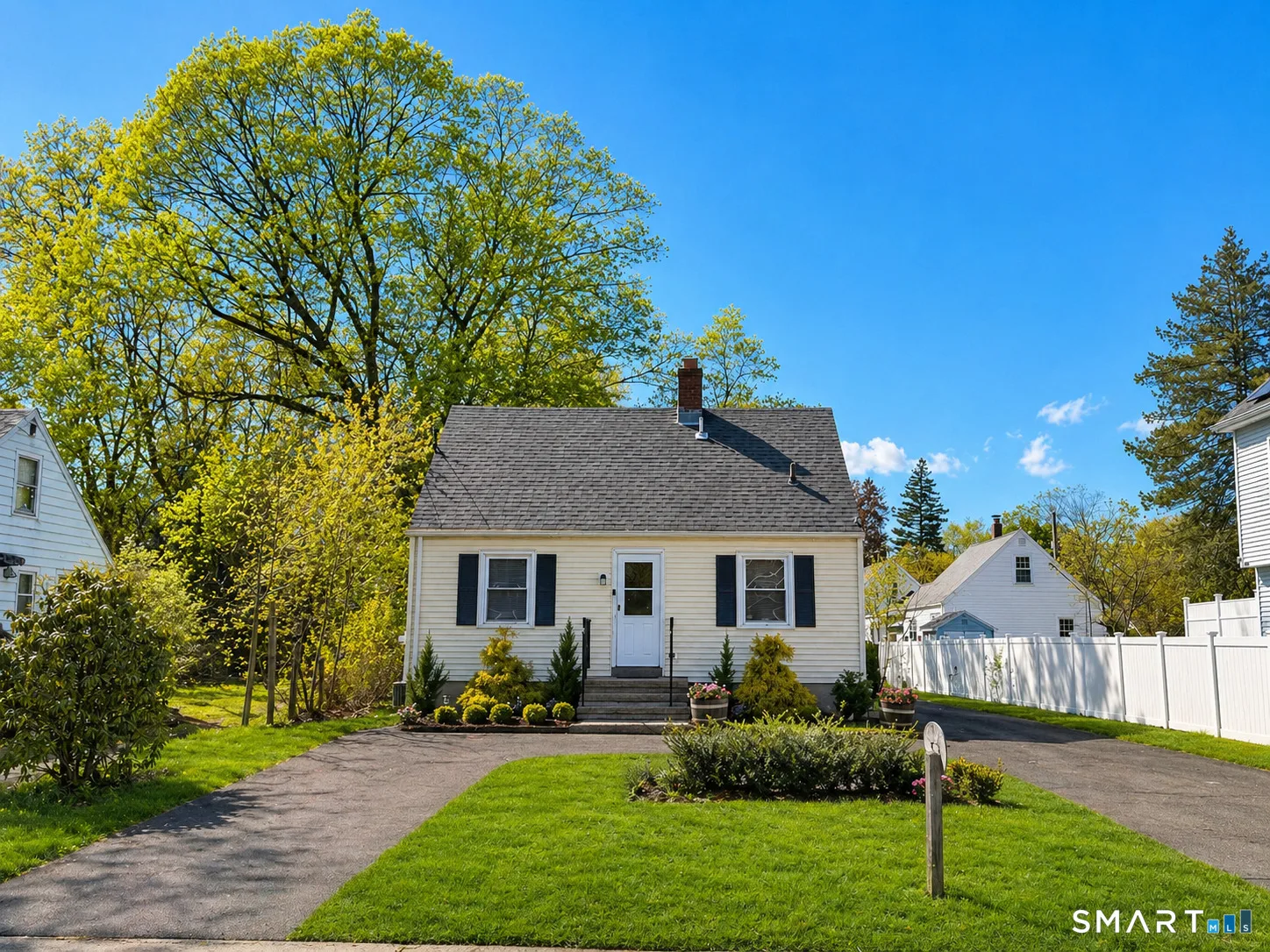 121 Pool Road, North Haven, CT