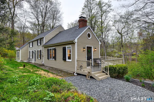 27 Chestnut Hill Road