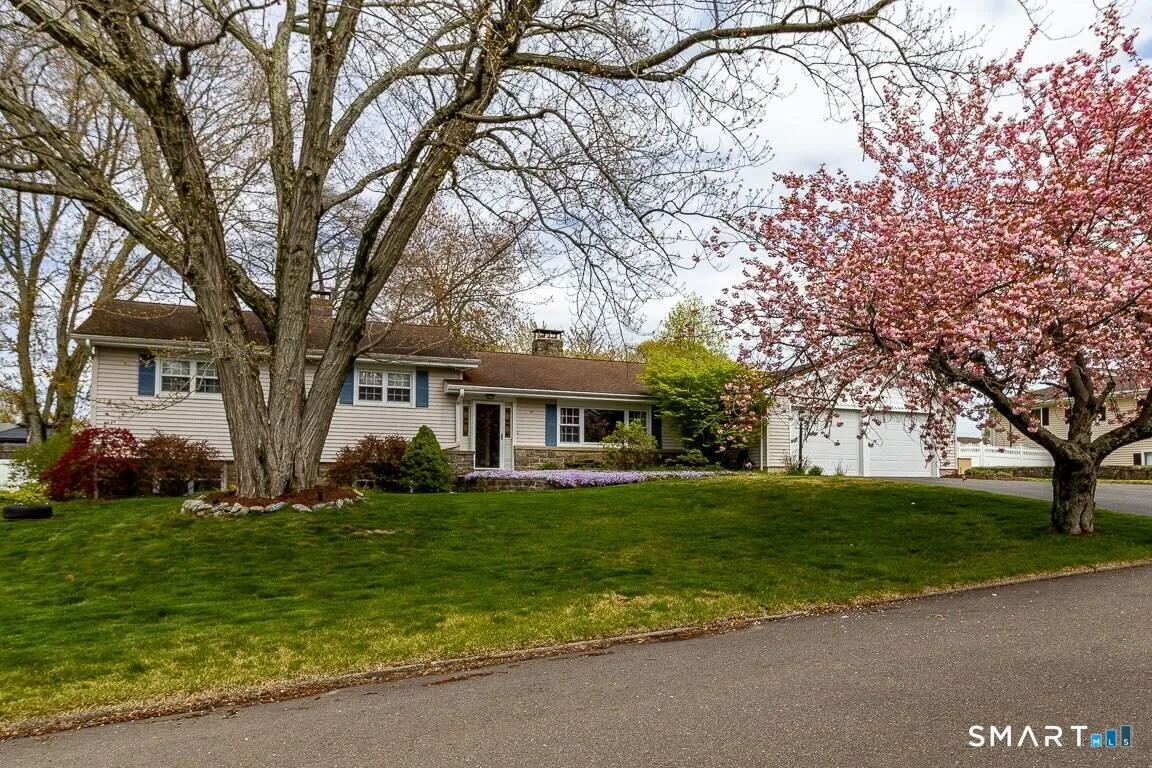 220 Oak Ridge Road, Stratford, CT