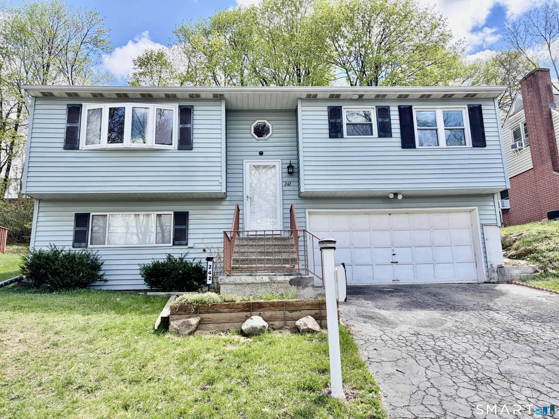242 Lakeview Avenue, Waterbury, CT