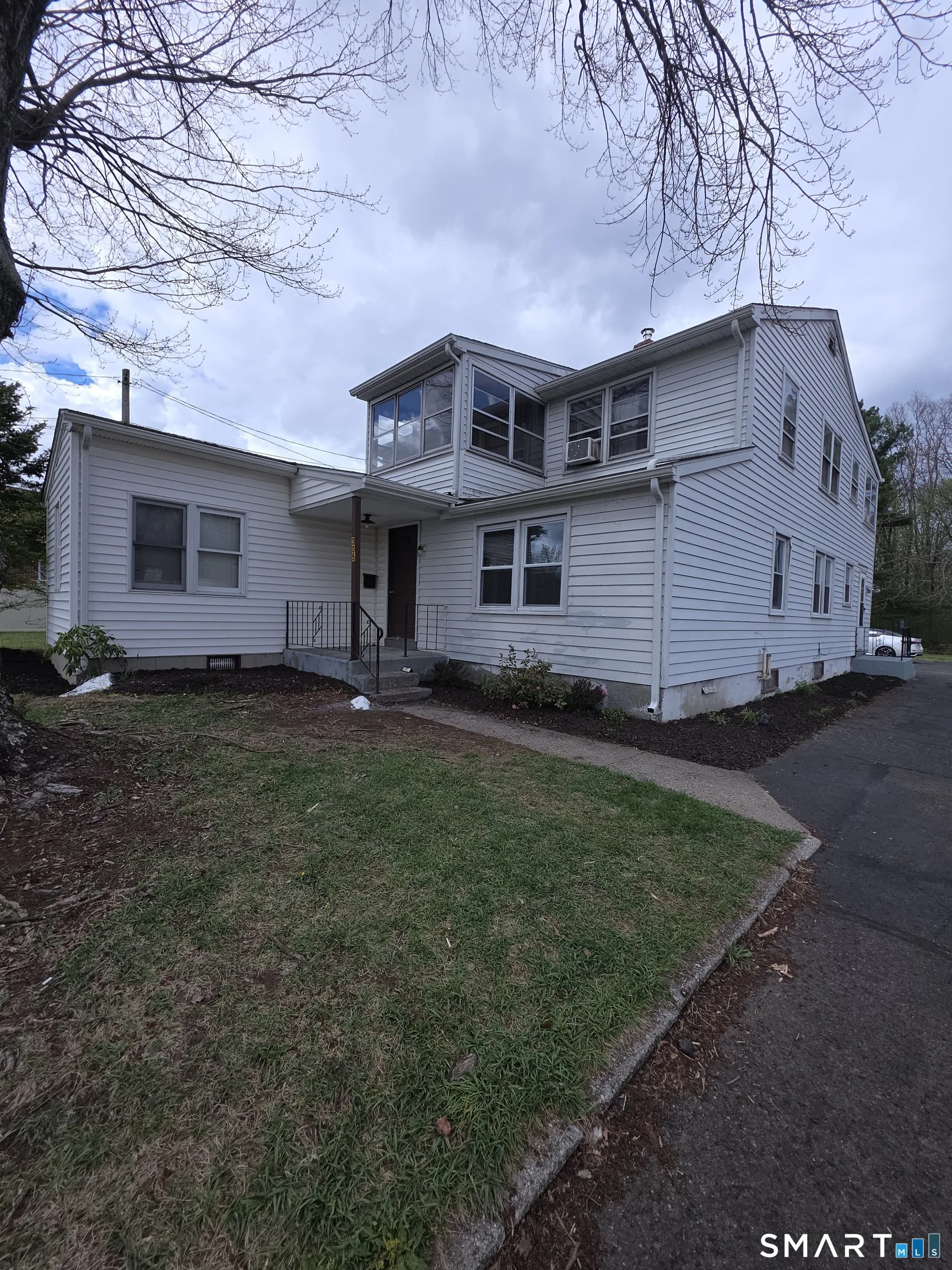 305 Redstone Hill Road, Bristol, CT