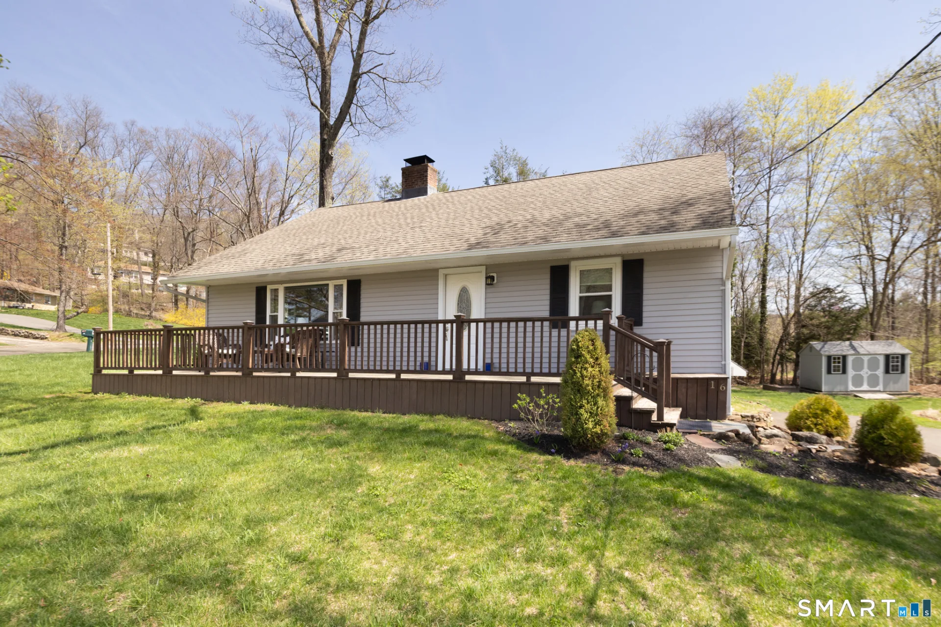 16 Lakeview Avenue, North Branford, CT