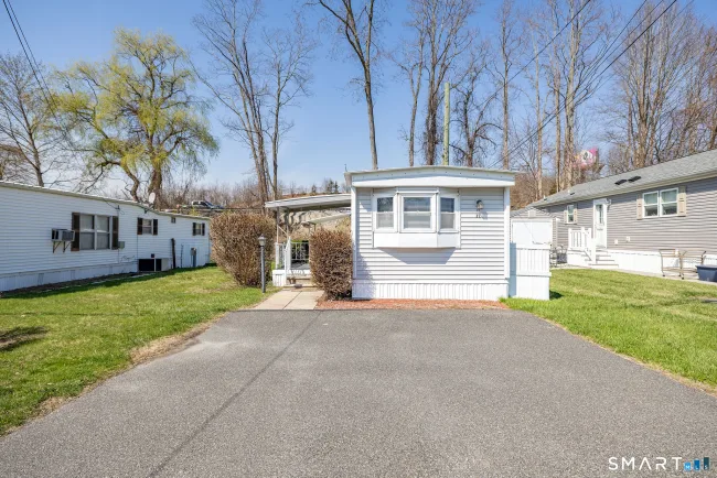 32 Greenlawn Drive, Danbury, CT