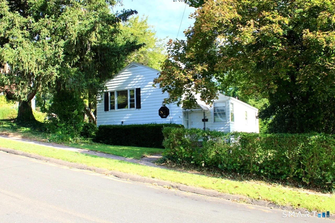 49 Robert Street, Hamden, CT