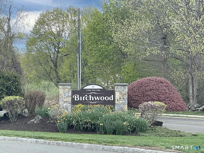 27 Crows Nest Lane #17E