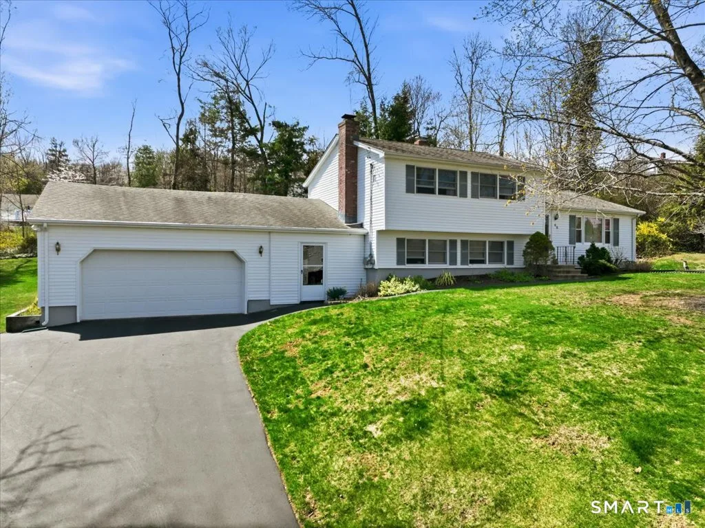 45 Brookwood Drive, Branford, CT