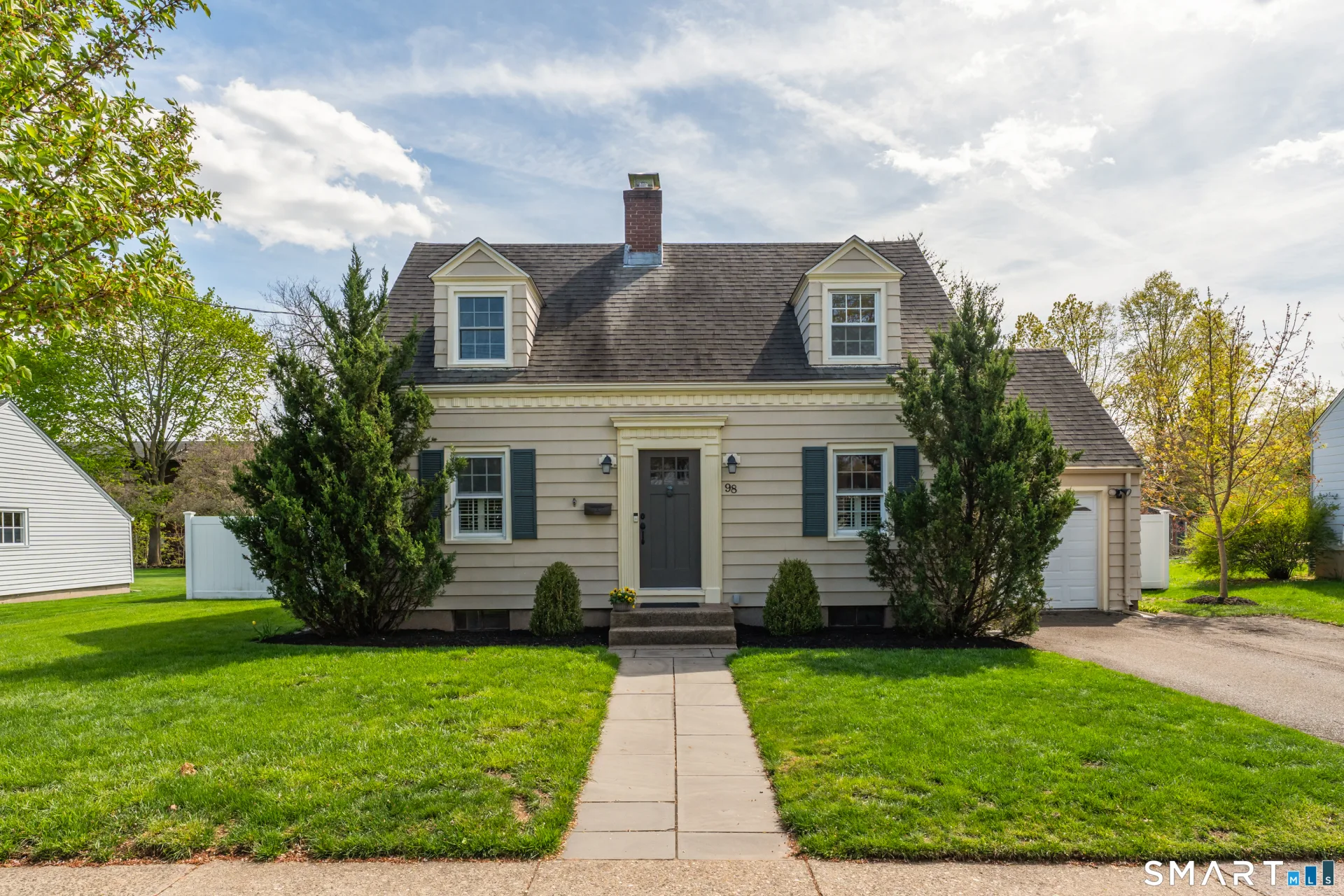 98 Colonial Drive, Hamden, CT