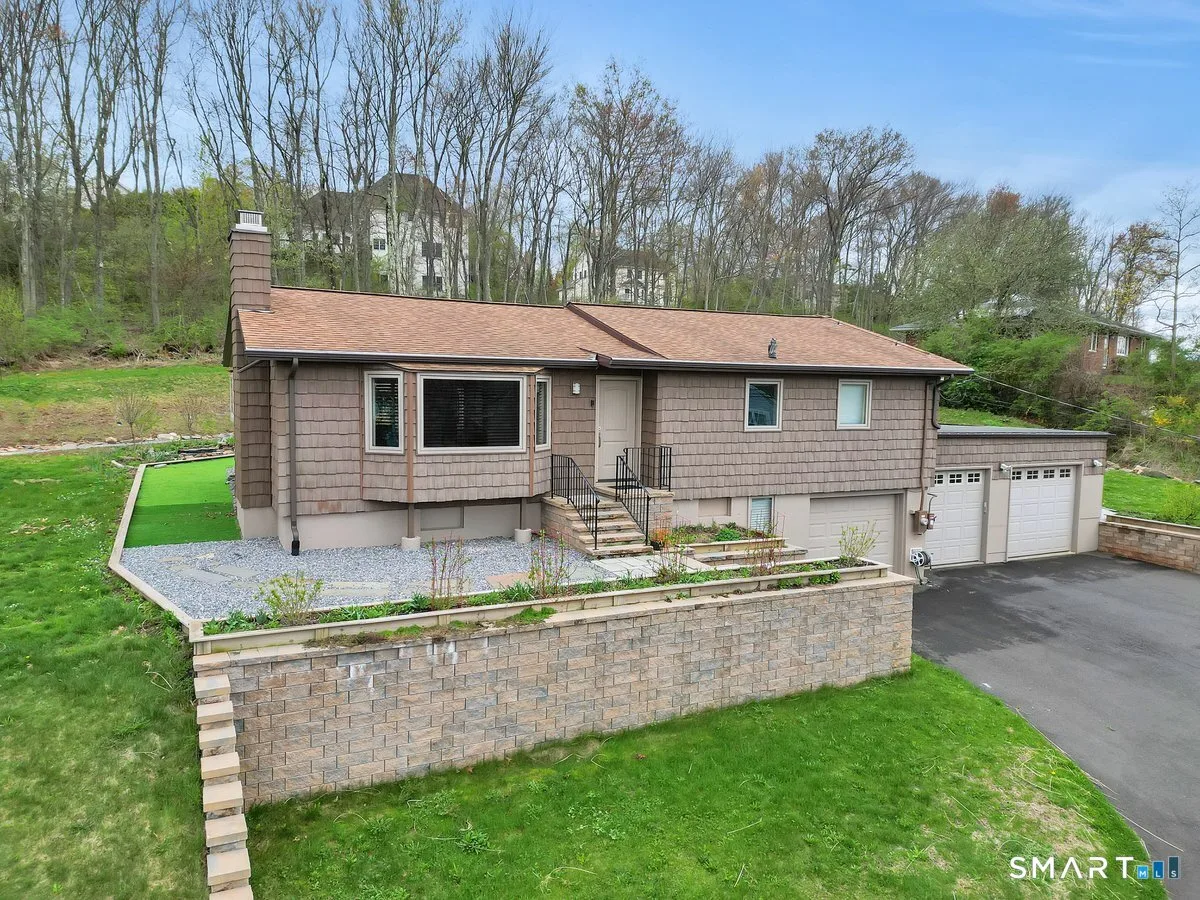 202 Coles Road, Cromwell, CT