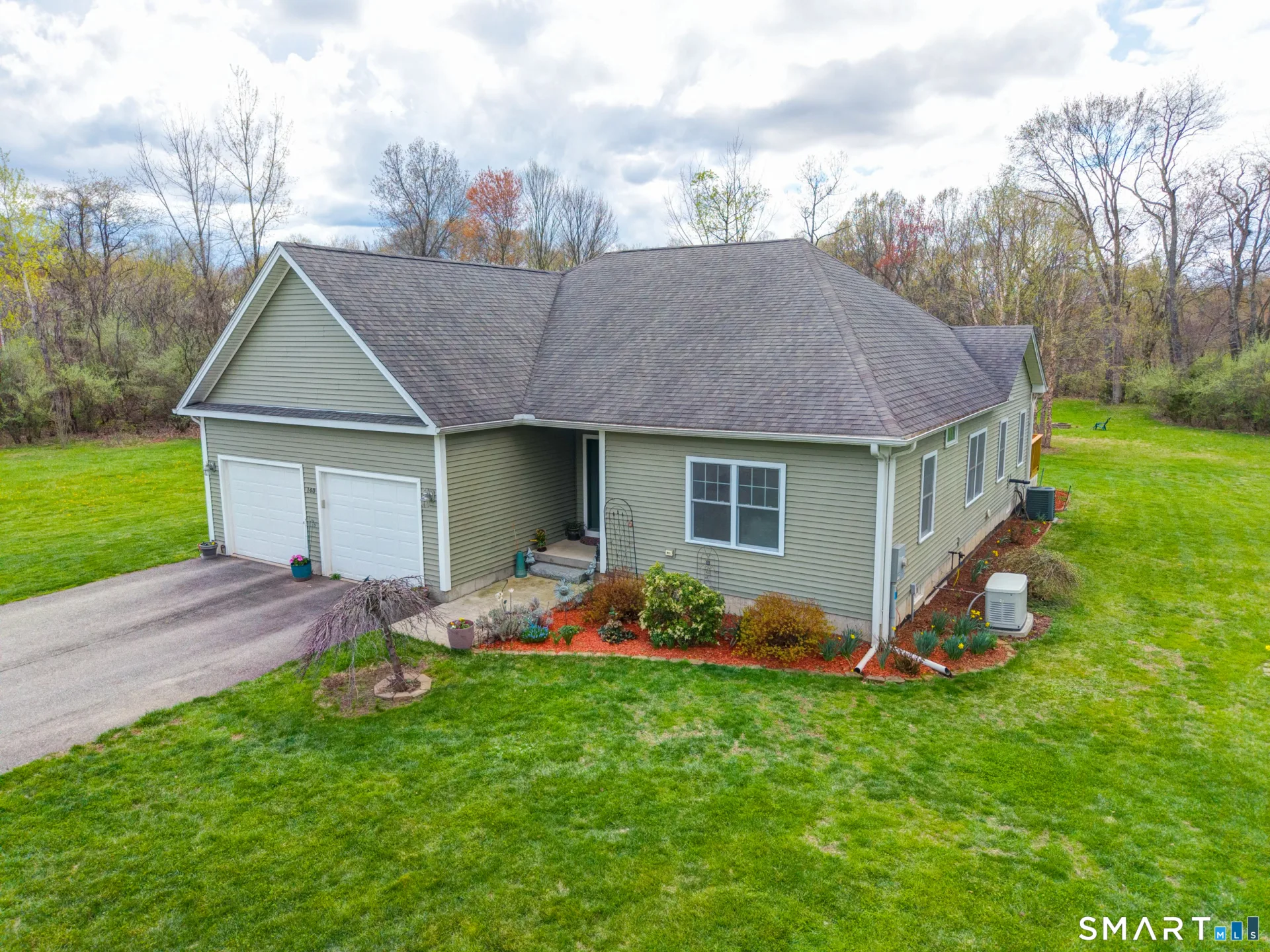 140 East Road, East Windsor, CT