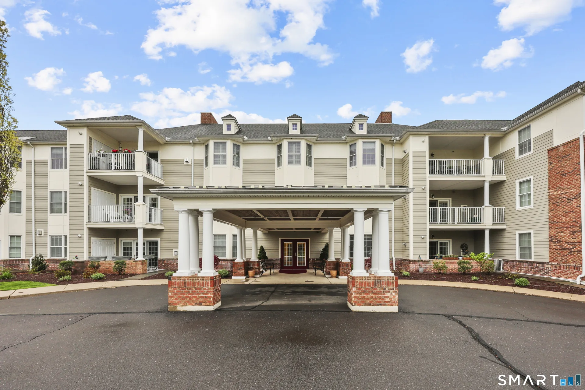 25 Cassandra Boulevard #111, West Hartford, CT