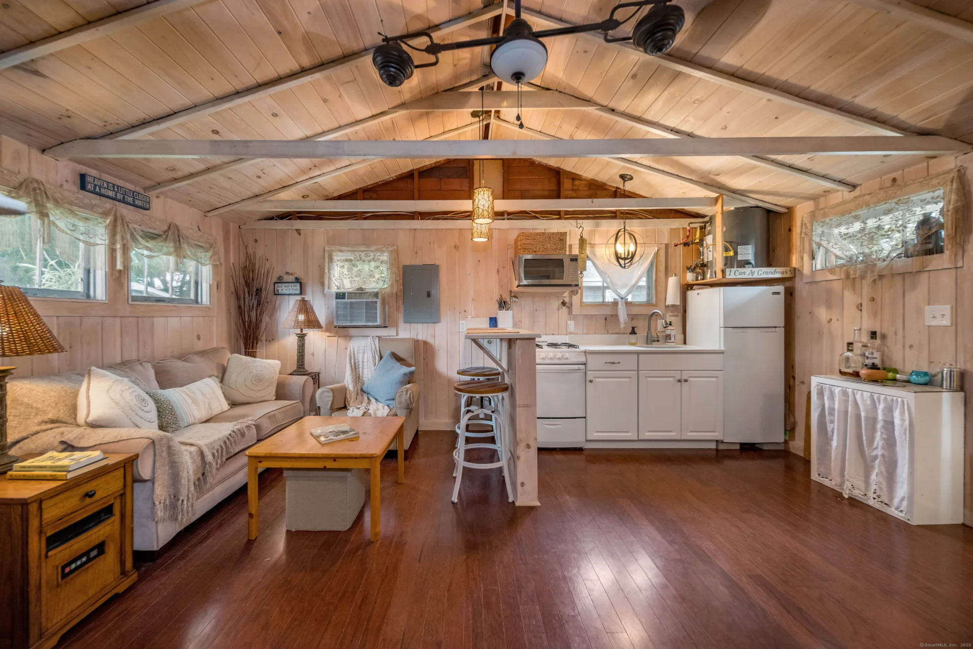 92 Fourth Avenue, Madison, CT