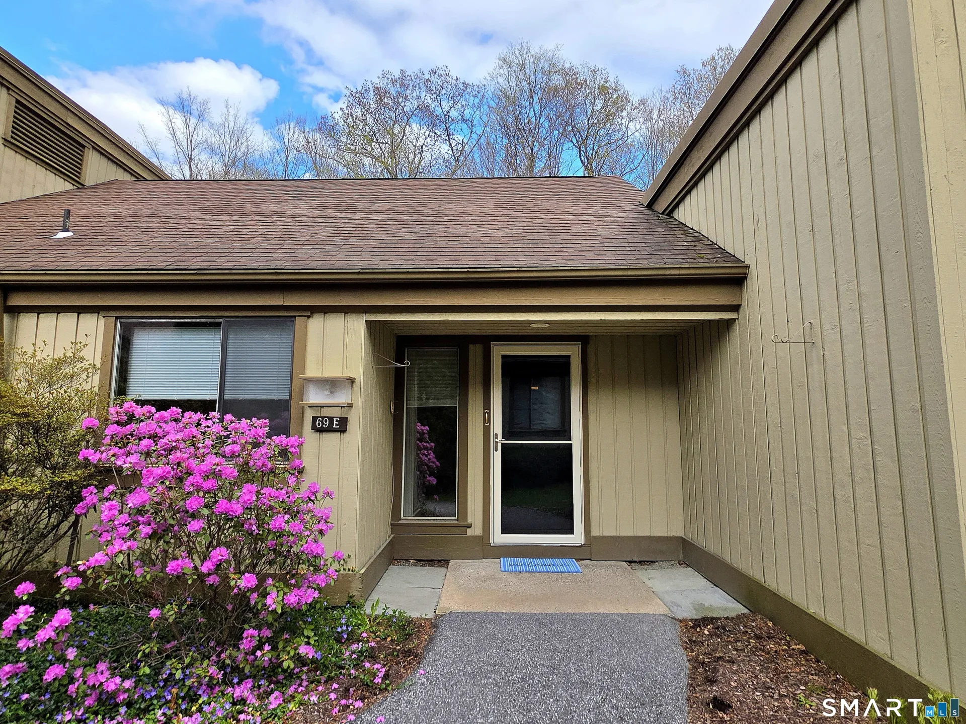 69 Heritage Village #E, Southbury, CT