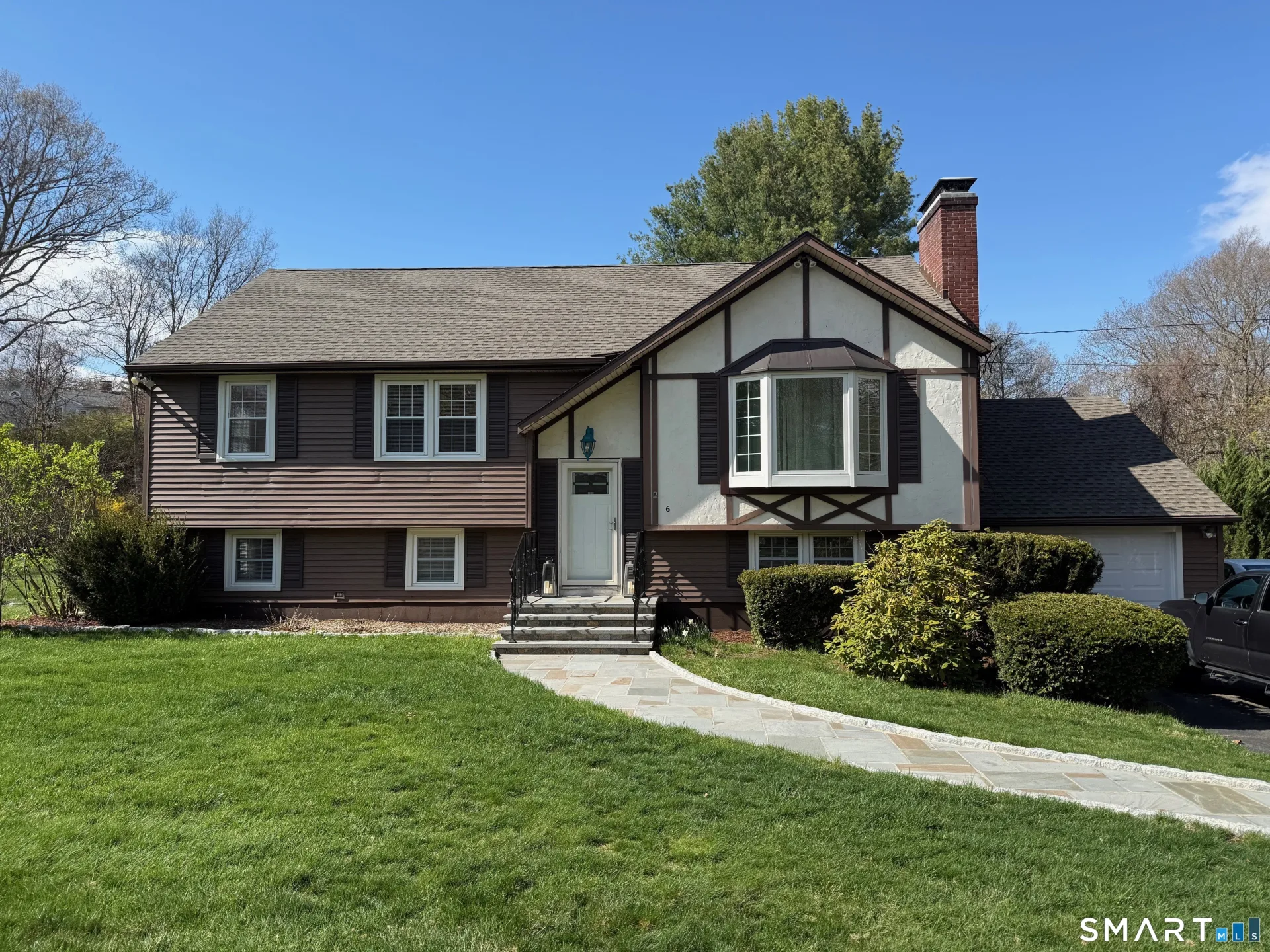 6 Yankee Peddler Path, Madison, CT