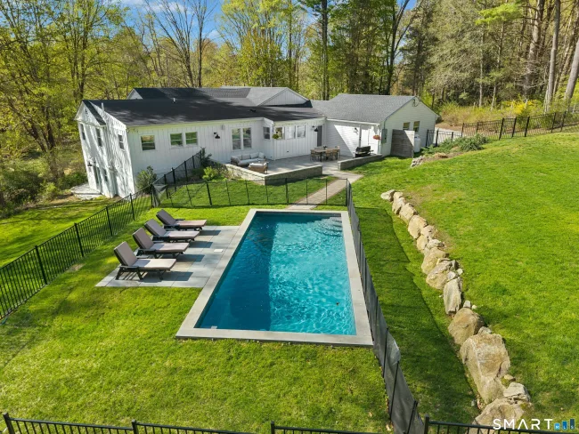 69 Lyons Plain Road