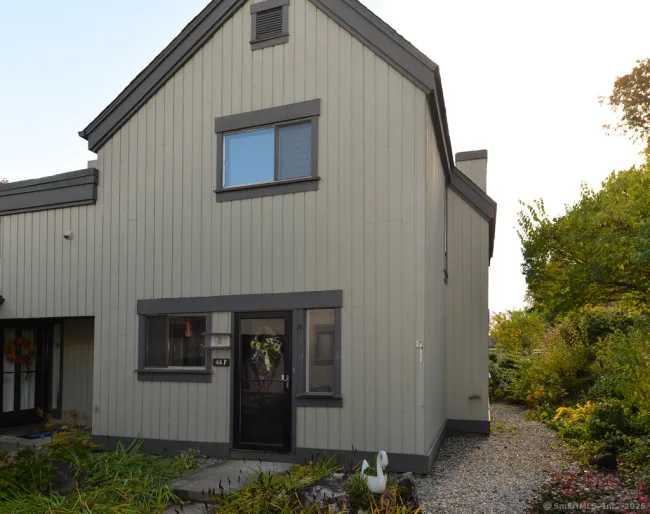 44 Heritage Village #F