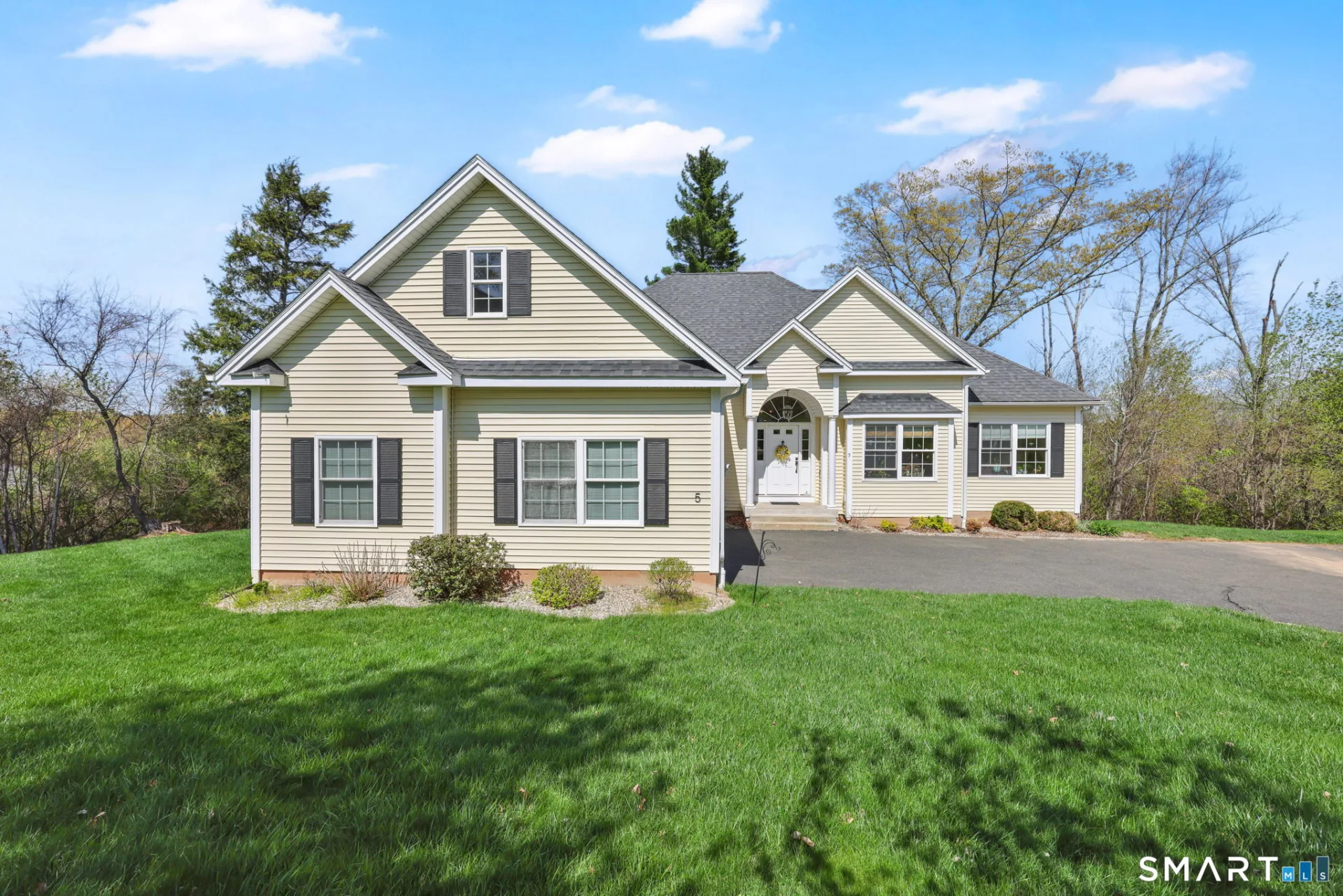 5 Beaudry Lane, Bloomfield, CT