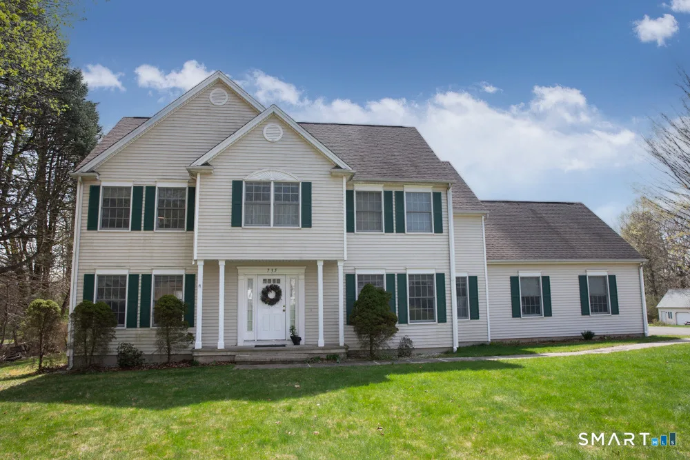 735 Cook Hill Road, Cheshire, CT