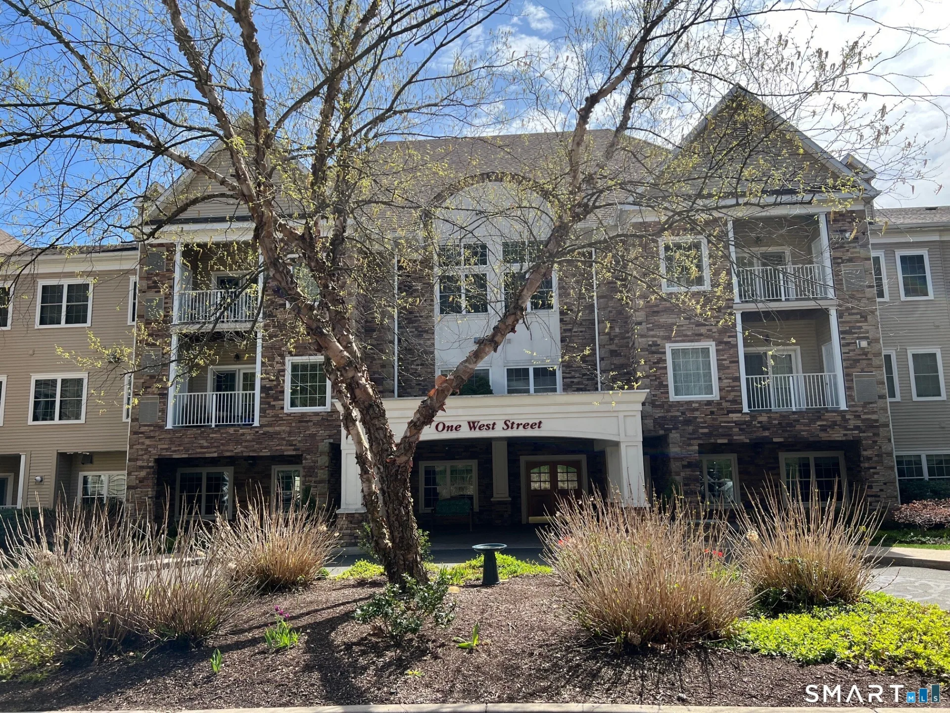 1 West Street #223, Simsbury, CT