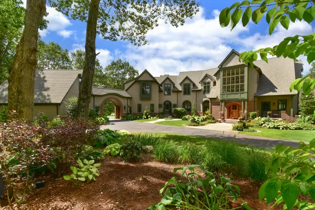 6 Setting Sun Trail, Ellington, CT