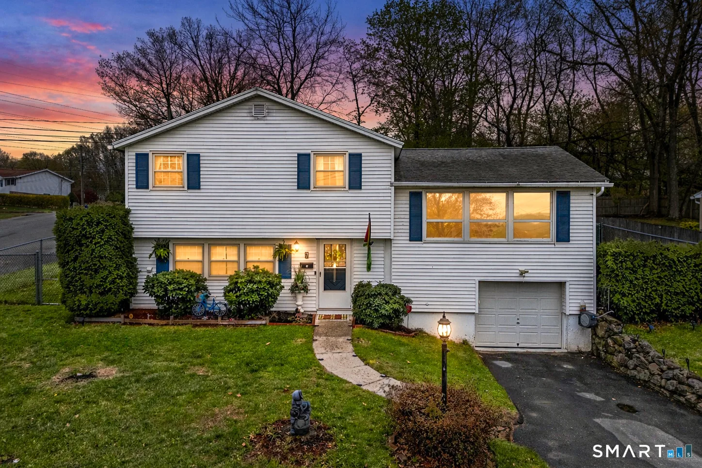7 Plainfield Drive, Waterbury, CT