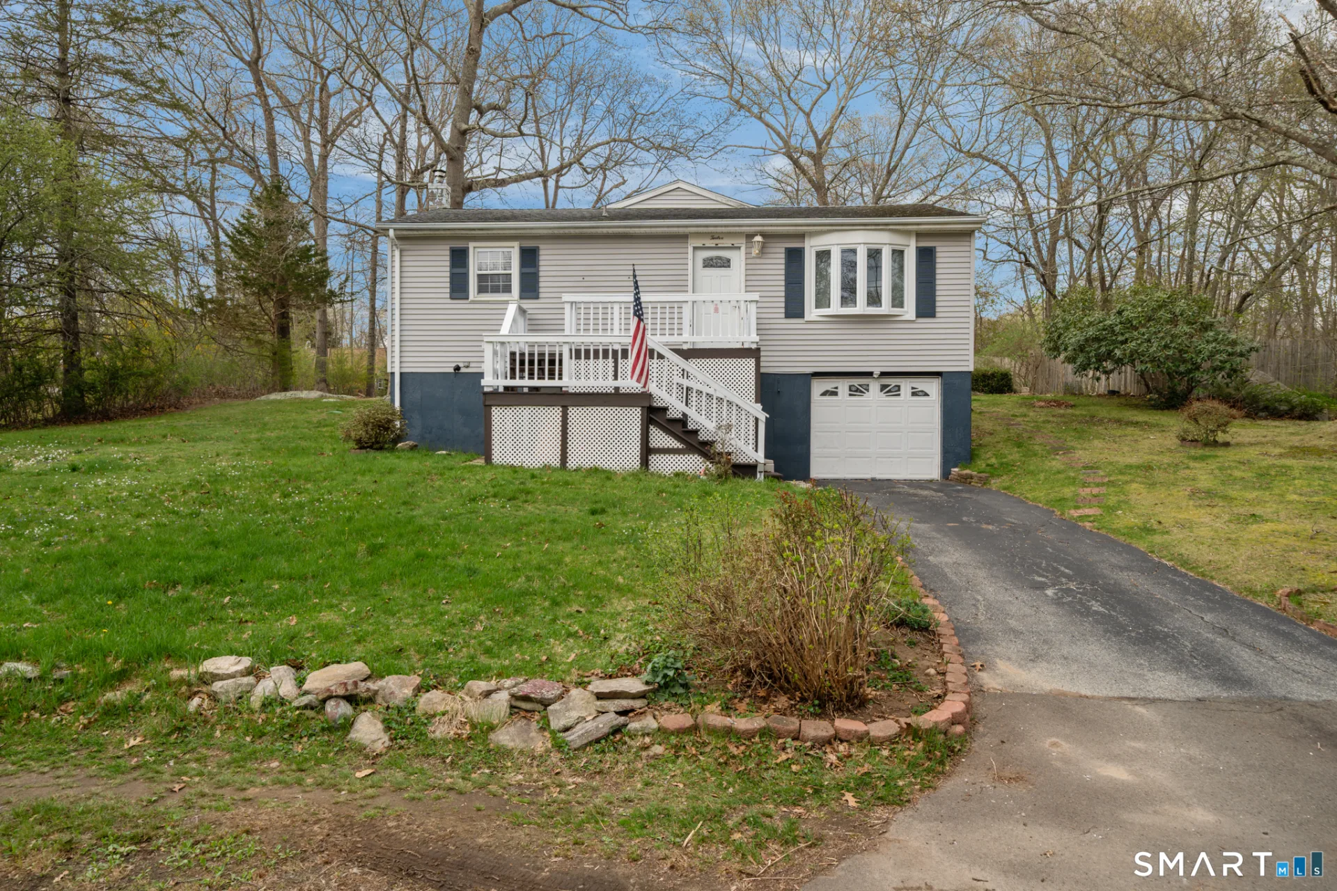 12 Lake Street, Ledyard, CT