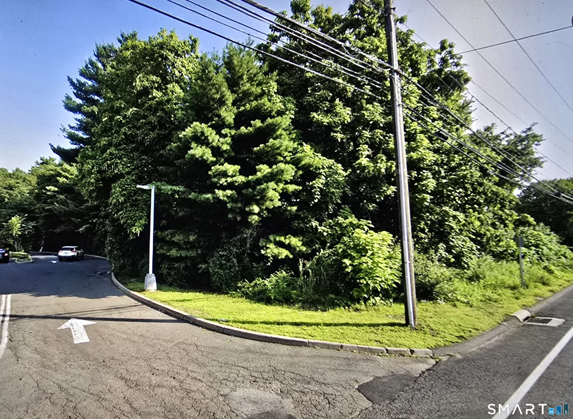 8 Old Windsor Road, Bloomfield, CT