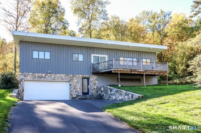 38 Cedar Ln Extension