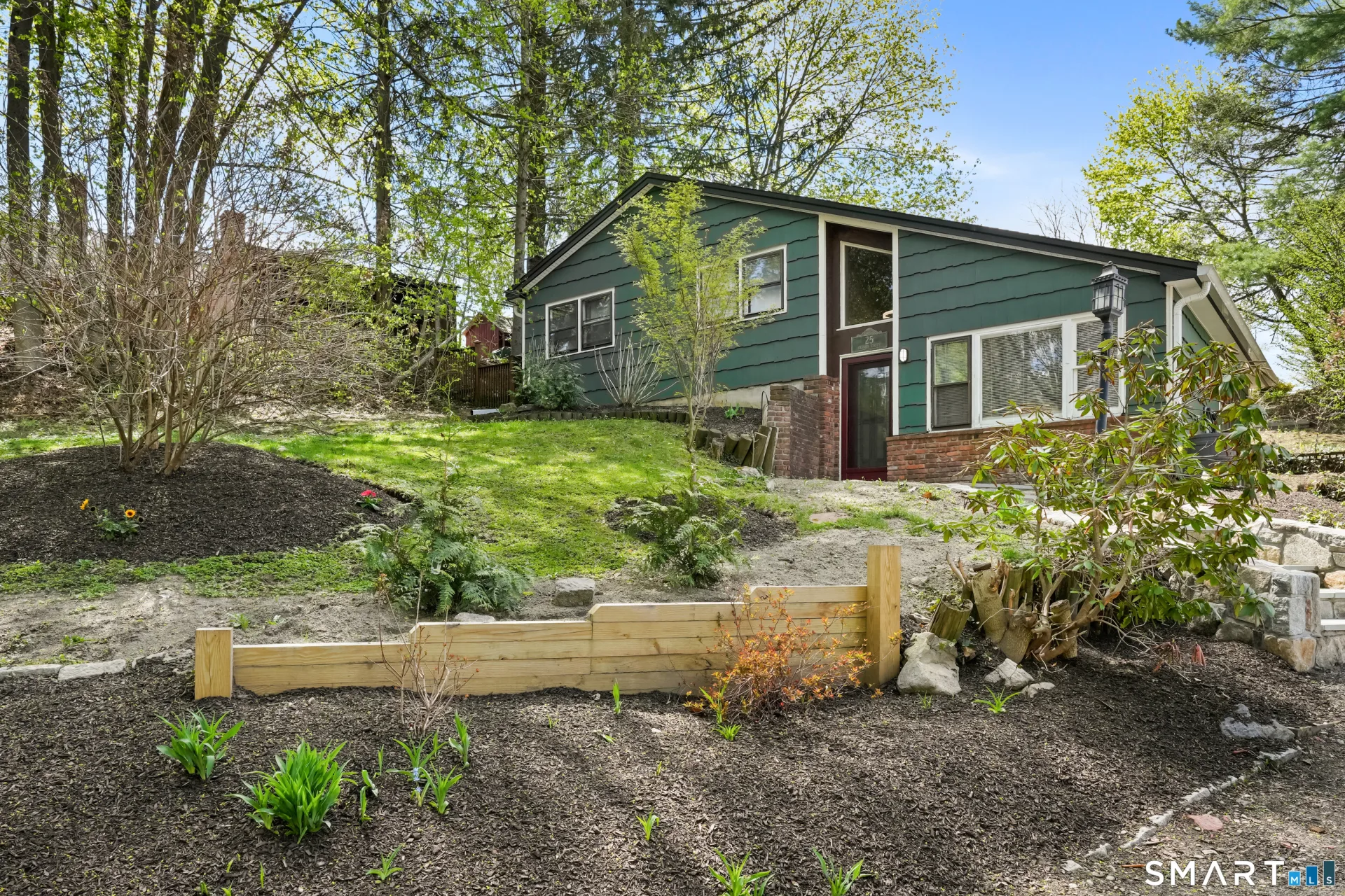 25 Oxford Street, Bethel, CT