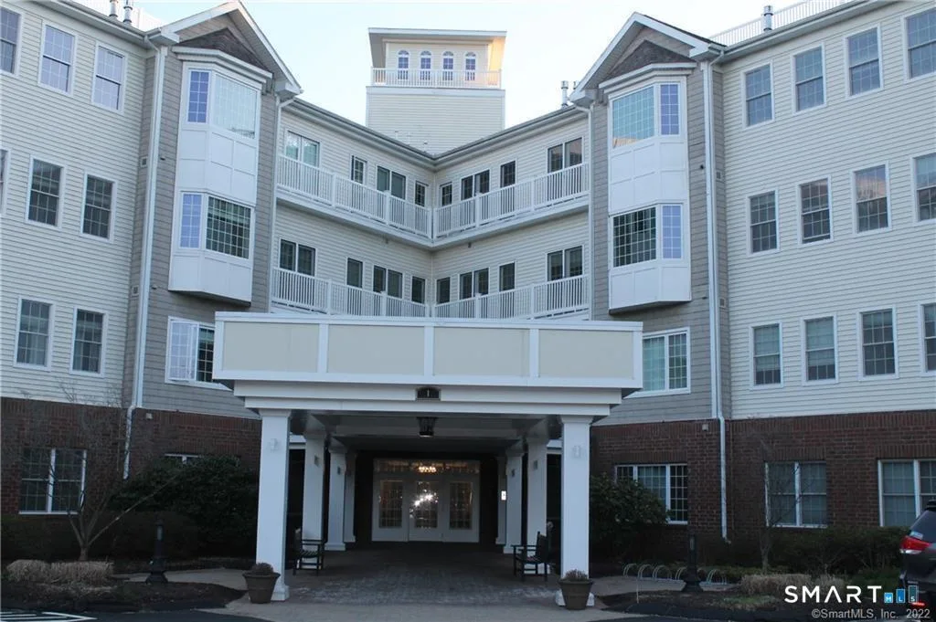 1 King Philip Drive #411, West Hartford, CT