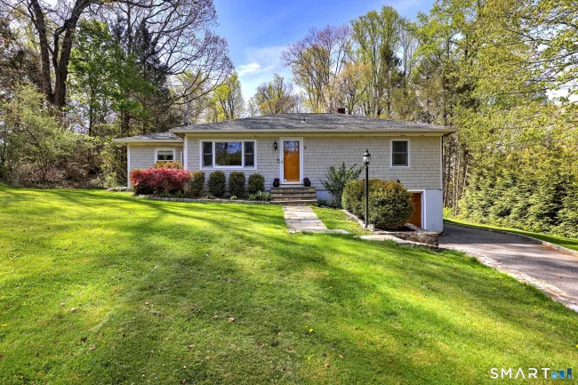 11 Greenwood Drive