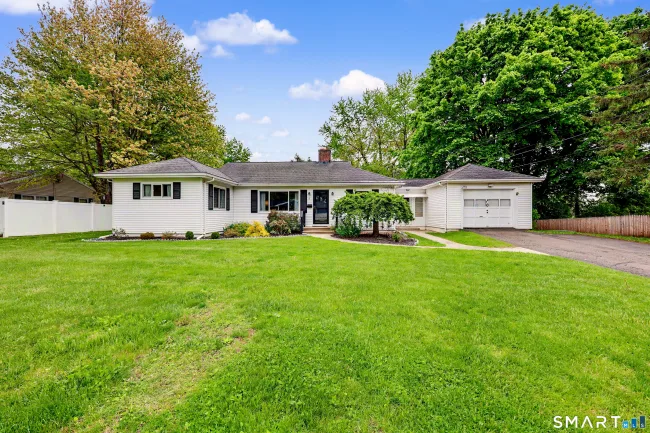 16 Ridgeland Circle, Wallingford, CT