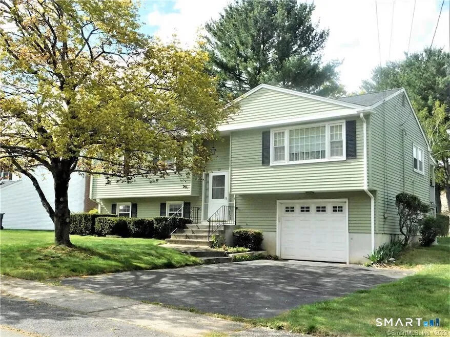 22 Robidoux Drive, Plainville, CT