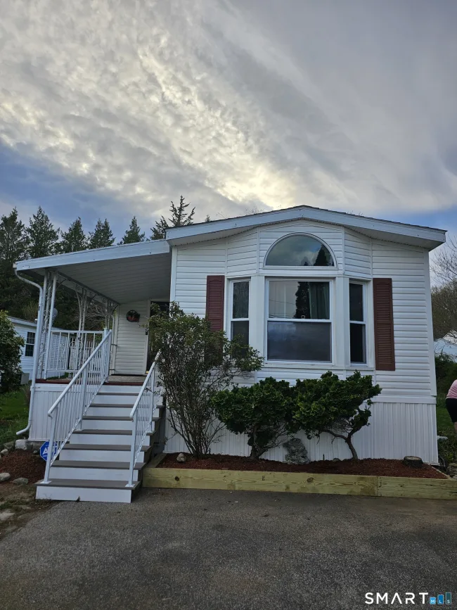 1 Circle Drive, Stonington, CT
