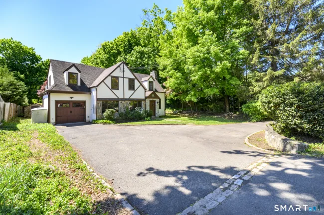 23 Maltbie Avenue
