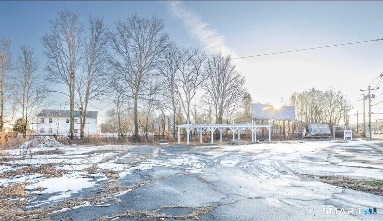 114 East Main Street, Plainville, CT